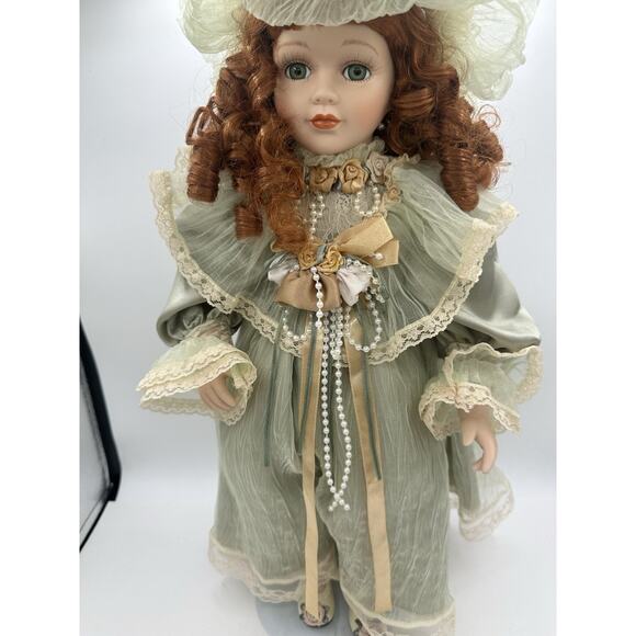 Traditions Victorian Doll Collection Angelina Porcelain Numbered 534 - Picture 2 of 10